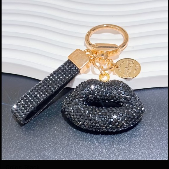 Sparkling Lip Keychains - Picture 6 of 8